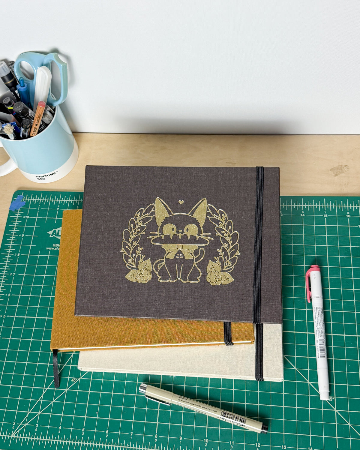 Delivery Cat Lay flat Sketchbook