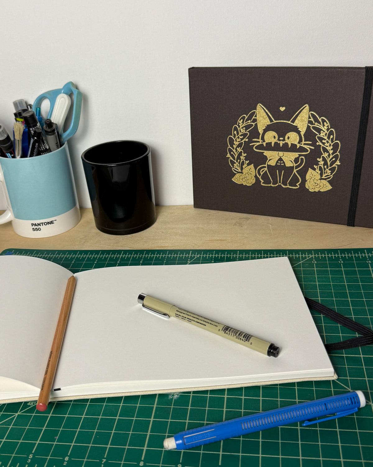 Delivery Cat Lay flat Sketchbook